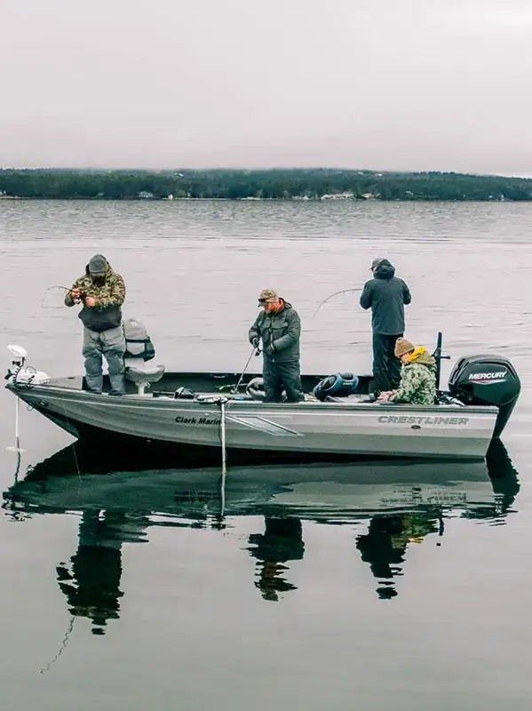 Crestliner-Pro-1 Three anglers fishing in the Crestliner Pro Tiller